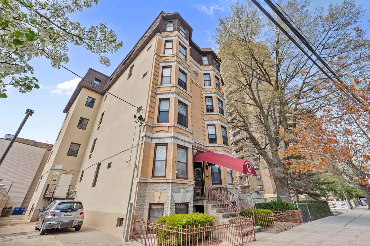 Jersey City/Hoboken Real Estate | View 4905 PARK AVE, 1A | 2 Beds, 1 Bath