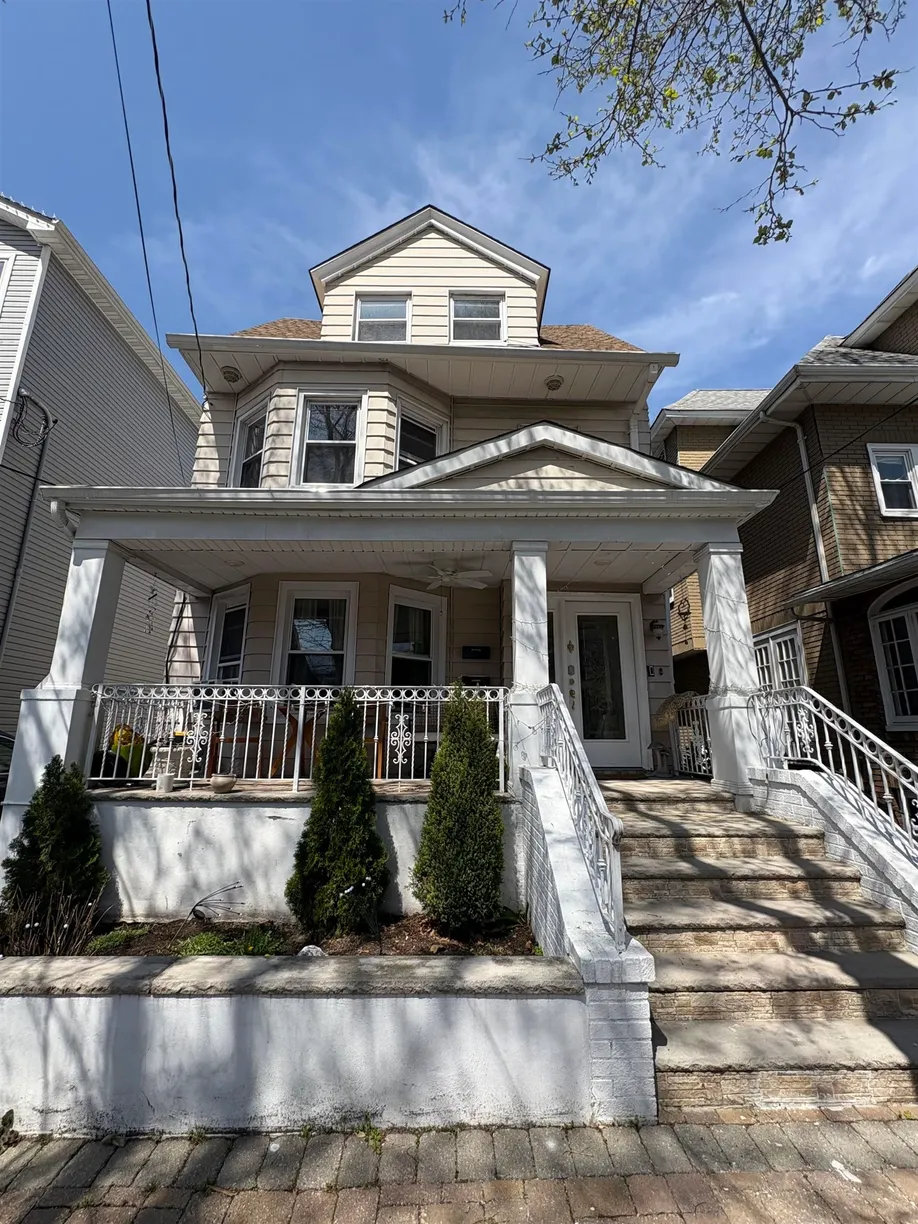 Jersey City/Hoboken Real Estate | View 5305 FAIRVIEW TERRACE, 2 | 3 Beds, 1 Bath