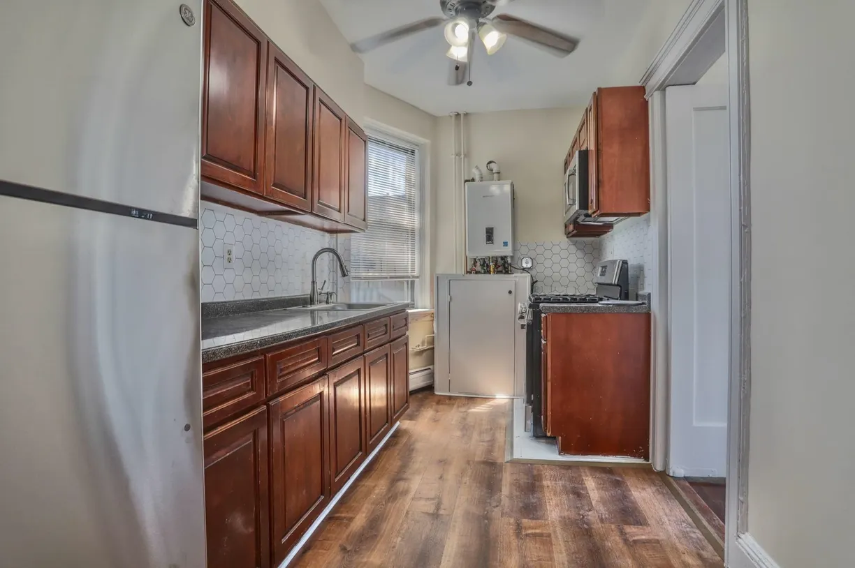 Jersey City/Hoboken Real Estate | View 327 8TH ST, 5 | 2 Beds, 1 Bath