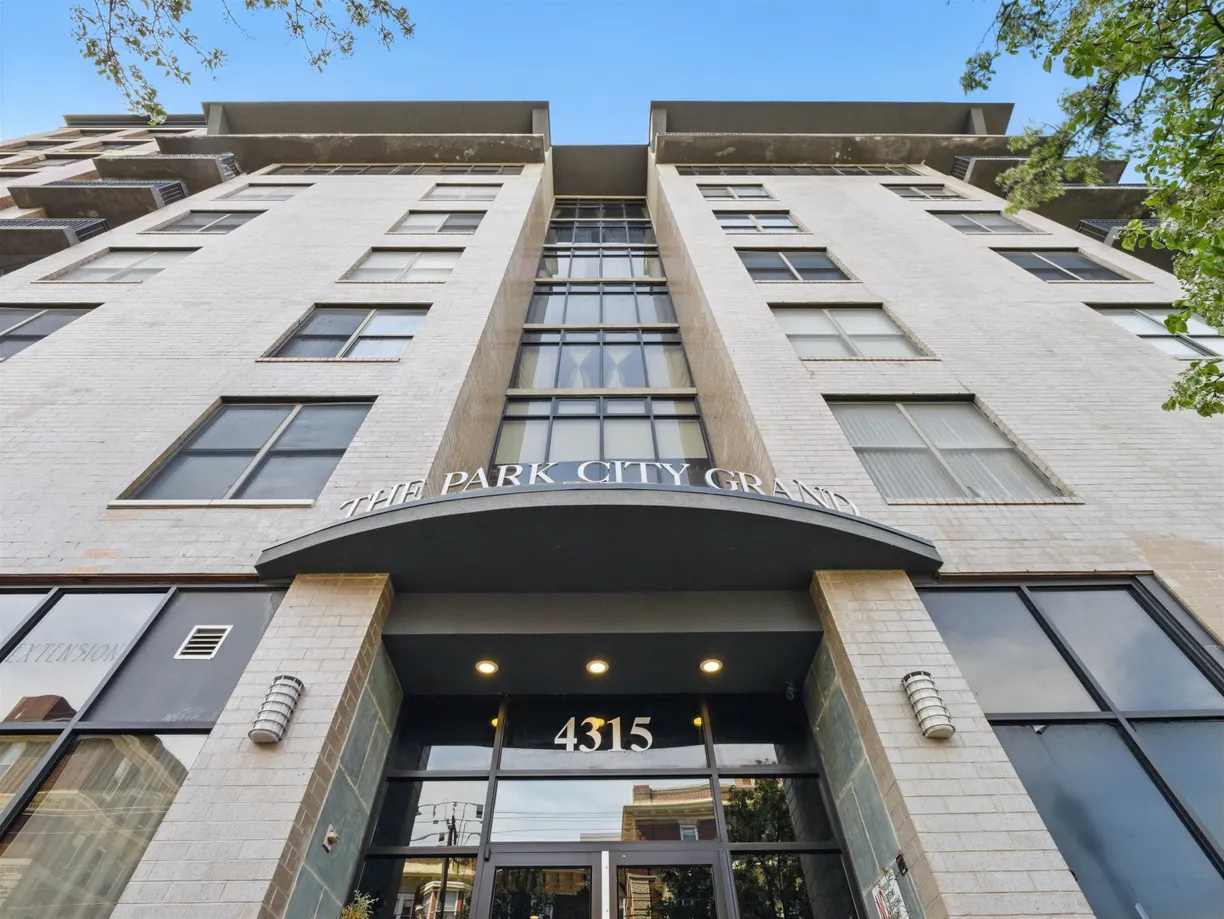 Jersey City/Hoboken Real Estate | View 4315 PARK AVE, 2F | 2 Beds, 2 Baths