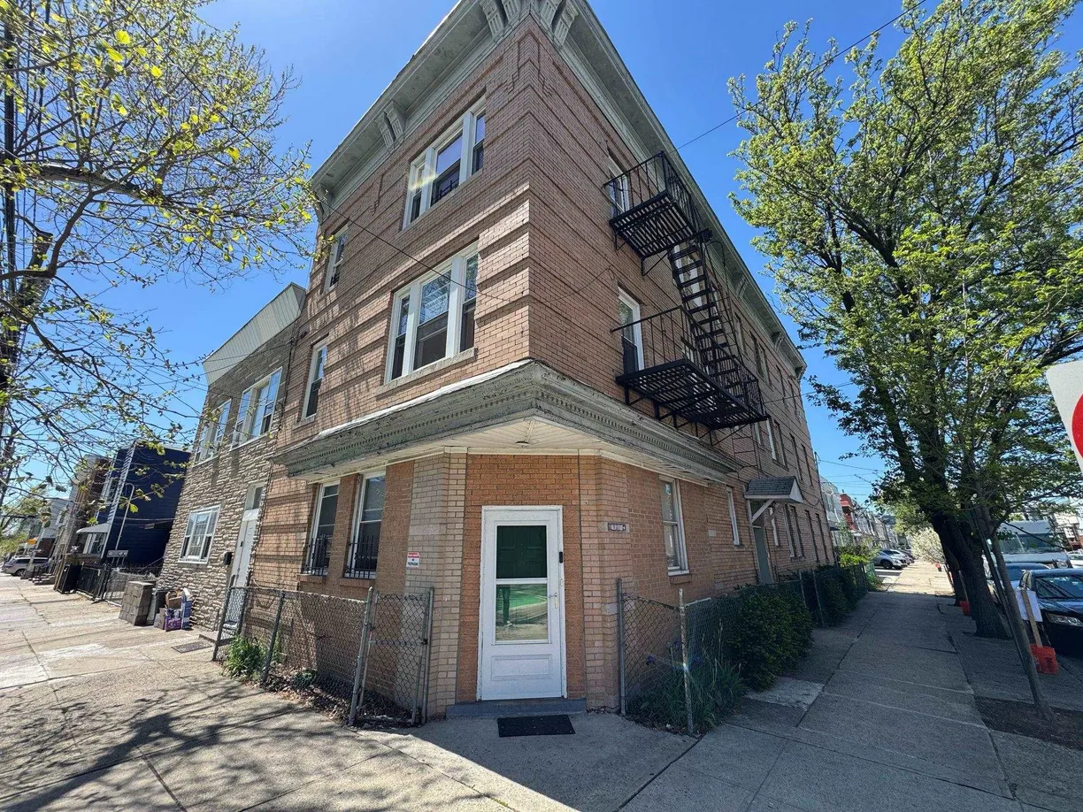 Jersey City/Hoboken Real Estate | View 111 MALLORY AVE, #7 | 1 Bath