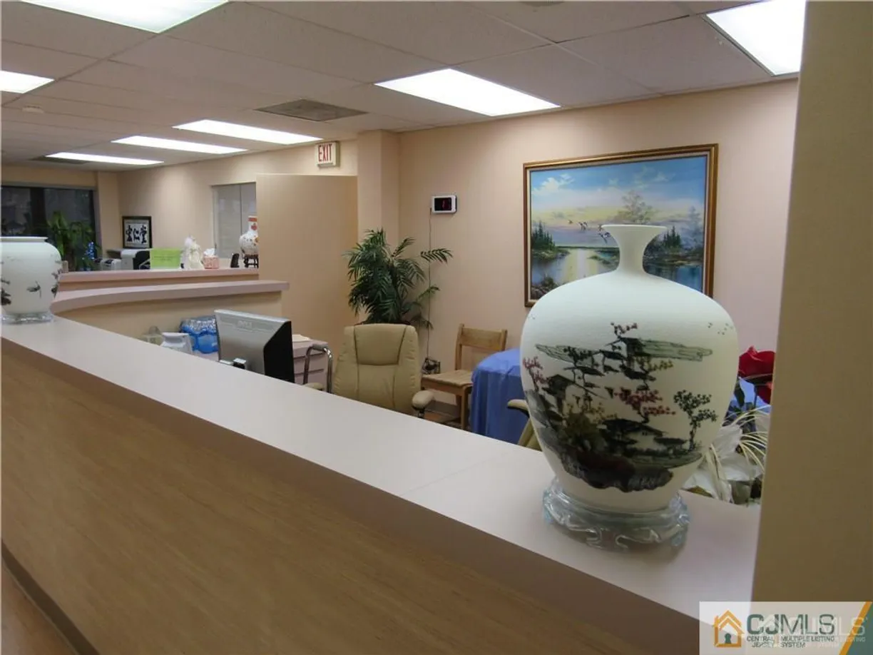 Central NJ/Bucks County, PA Real Estate | View 622 Georges Road, 1 | Listing