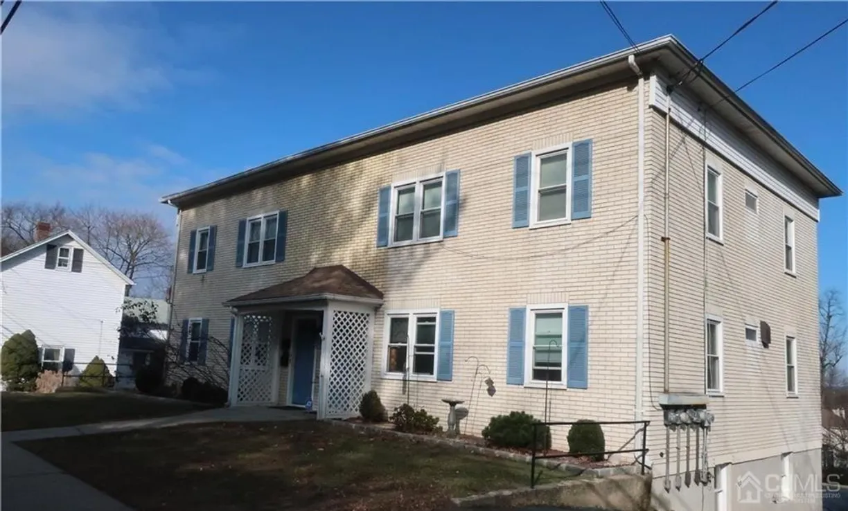 Central NJ/Bucks County, PA Real Estate | View 110 Deerfield, 3 | 2 Beds, 1 Bath