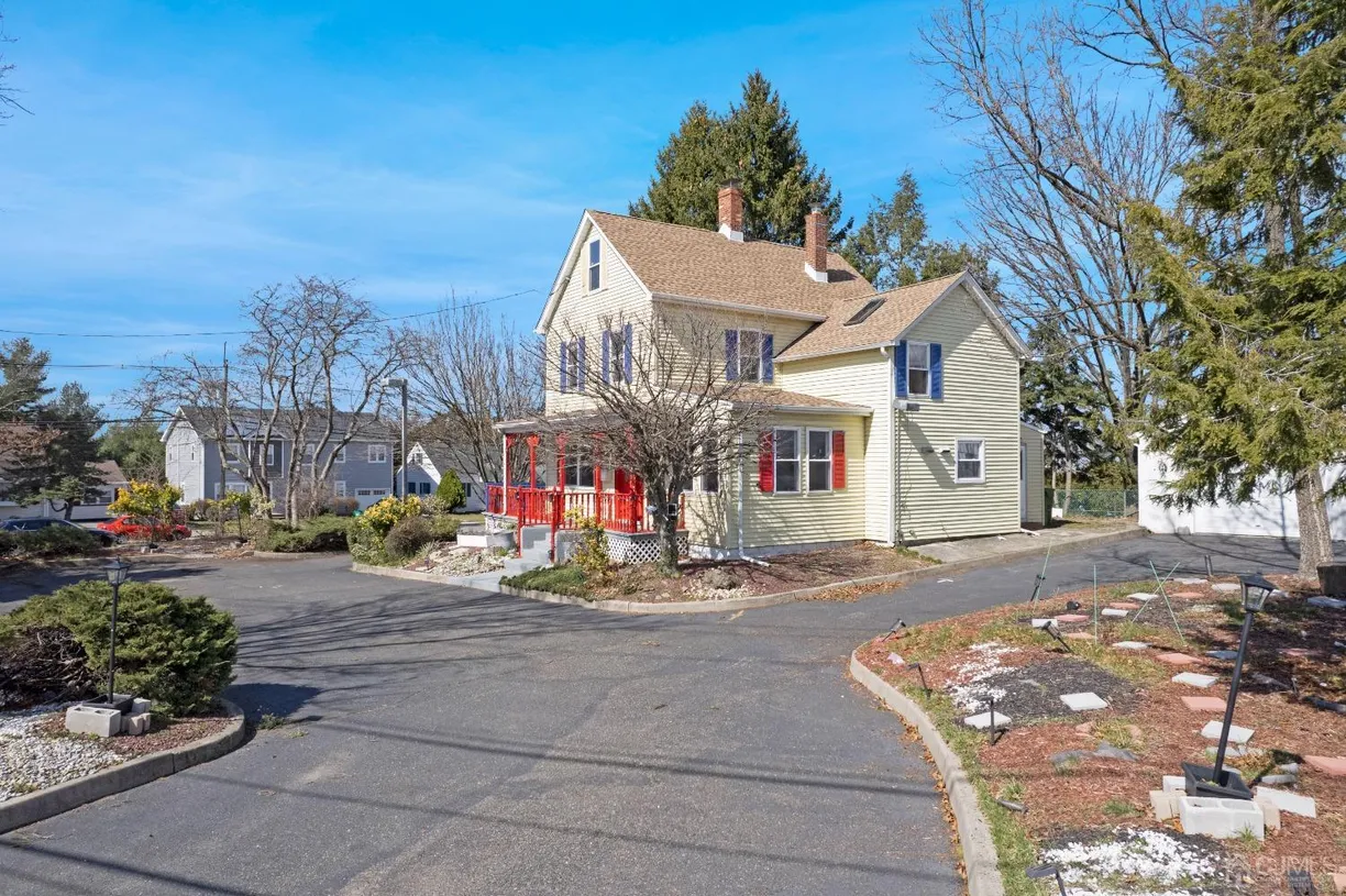 Central NJ/Bucks County, PA Real Estate | View 2713 Woodbridge Avenue | Listing