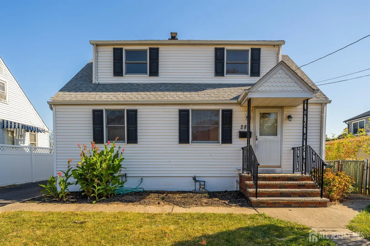 Central NJ/Bucks County, PA Real Estate | View 280 Saint James Avenue | 4 Beds, 2 Baths