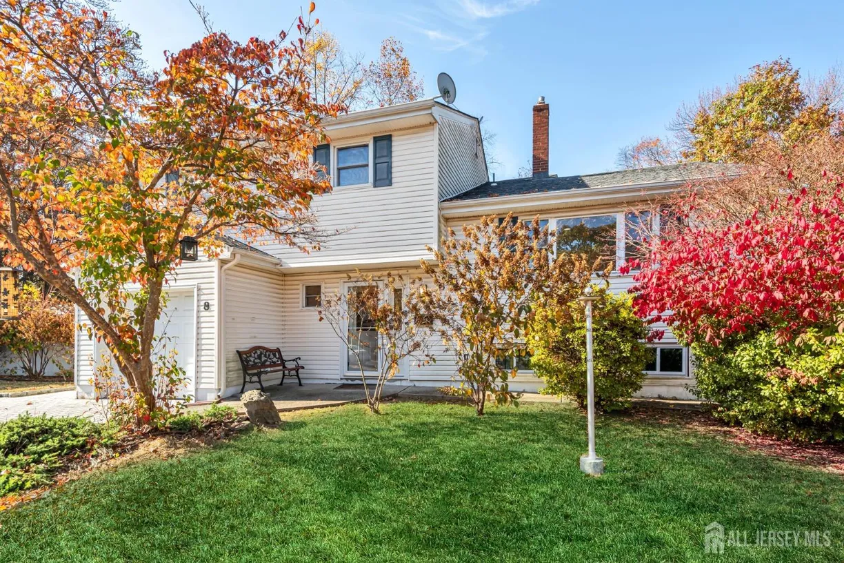 Central NJ/Bucks County, PA Real Estate | View 8 Carlisle Court | Listing