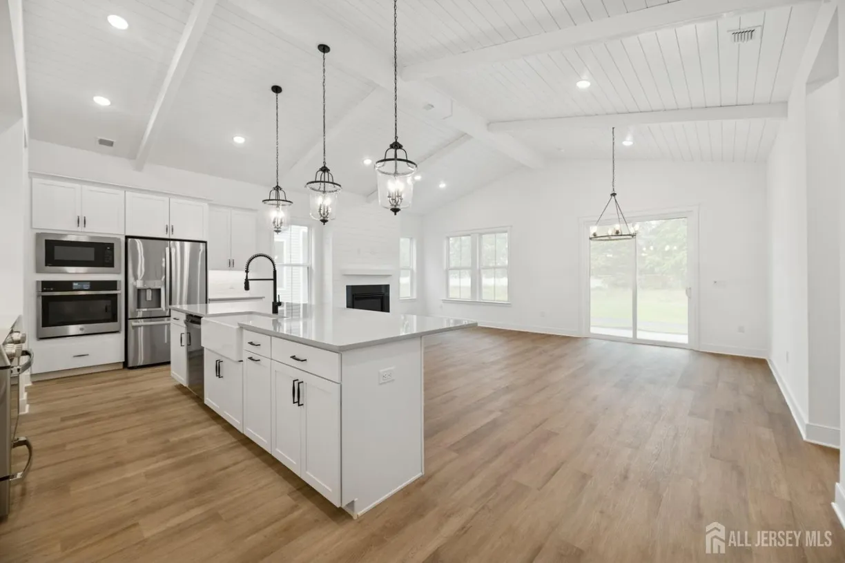 Central NJ/Bucks County, PA Real Estate | View 19 BREWER Way, 43 | Listing