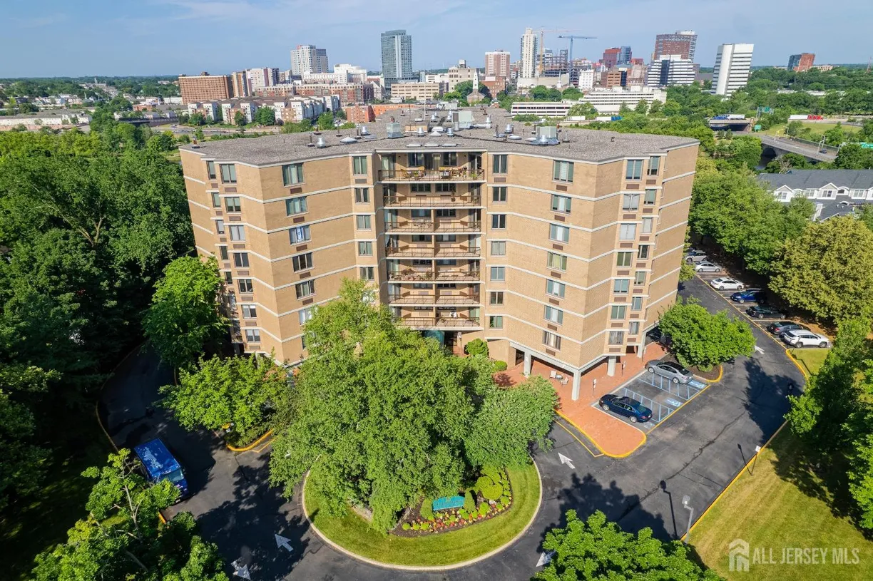 Central NJ/Bucks County, PA Real Estate | View 30 S Adelaide Avenue, 5E | 3 Beds, 2 Baths