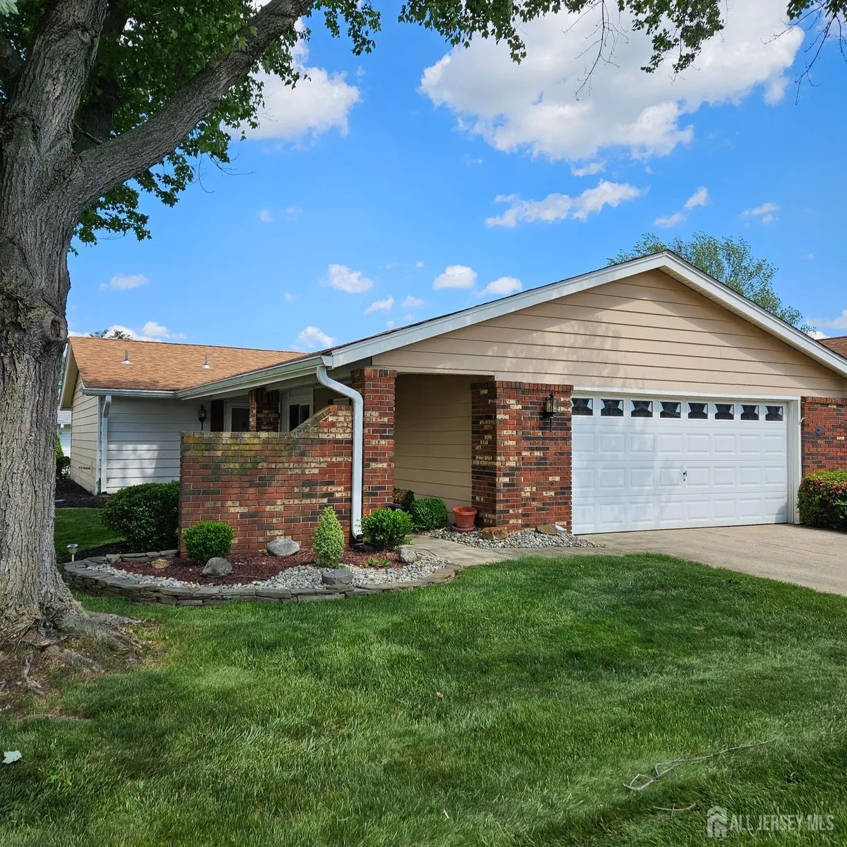Central NJ/Bucks County, PA Real Estate | View 187 NEWPORT Road, A | 2 Beds, 2 Baths