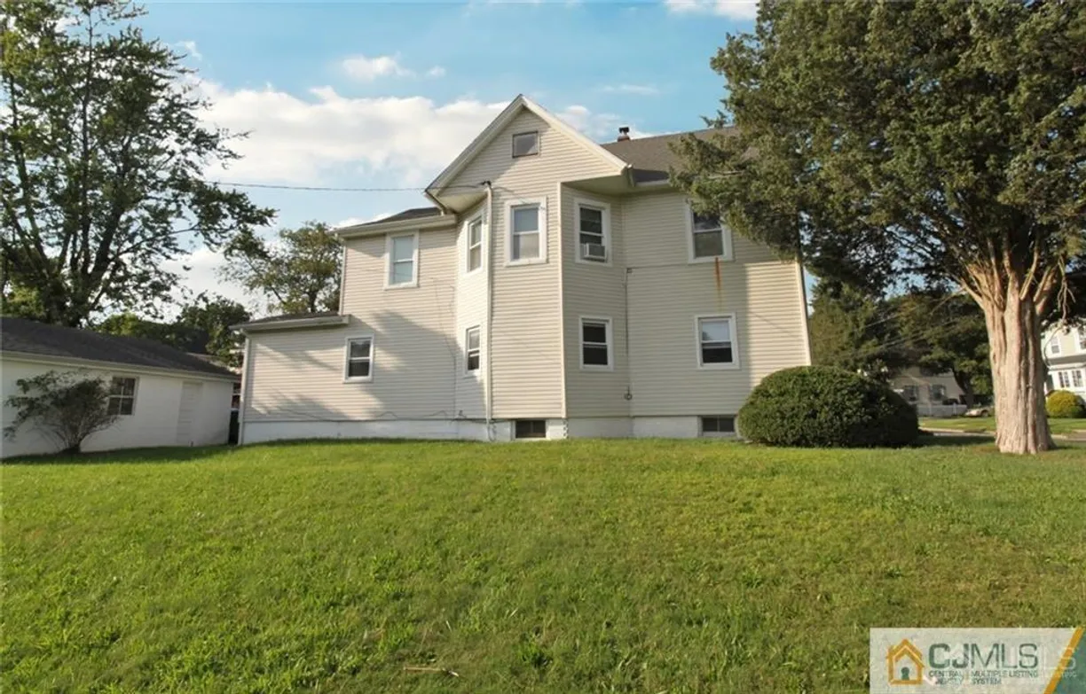 Central NJ/Bucks County, PA Real Estate | View 20 silverlake Avenue | 2 Beds, 1 Bath