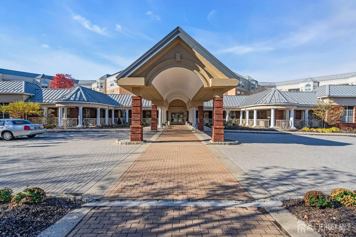 Central NJ/Bucks County, PA Real Estate | View 2010 Windrow Drive | 2 Beds, 2 Baths