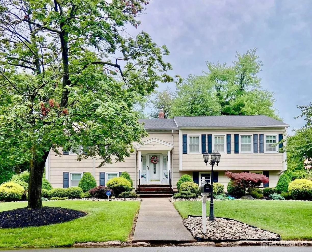 Central NJ/Bucks County, PA Real Estate | View 1 Fielding Place | 4 Beds, 2 Baths
