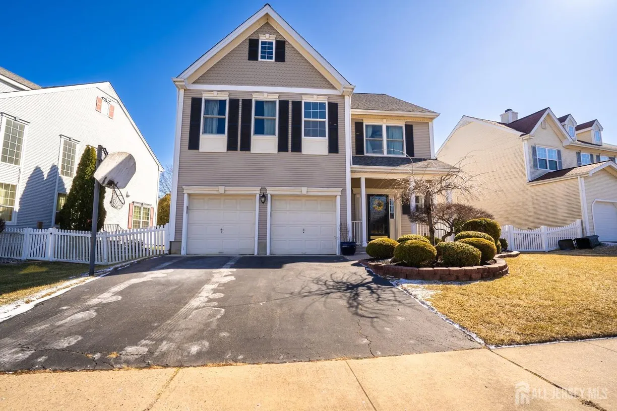 Central NJ/Bucks County, PA Real Estate | View 10 Stanford Drive | 4 Beds, 2 Baths
