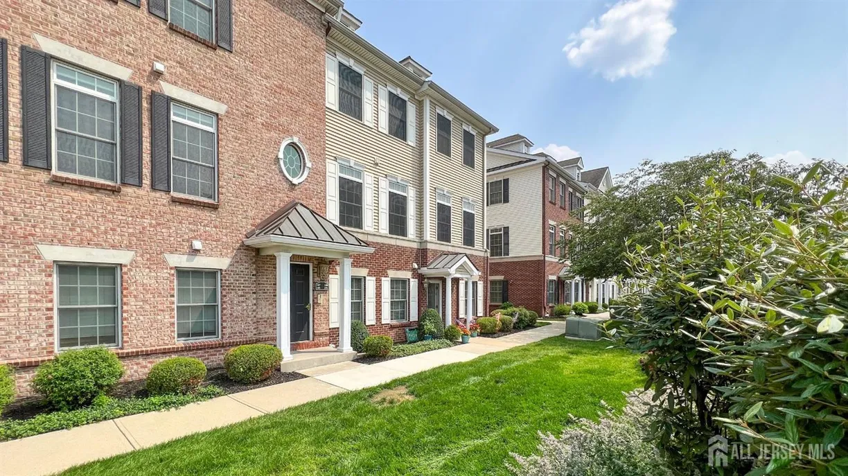 Central NJ/Bucks County, PA Real Estate | View 165 Main Street | 2 Beds, 2 Baths