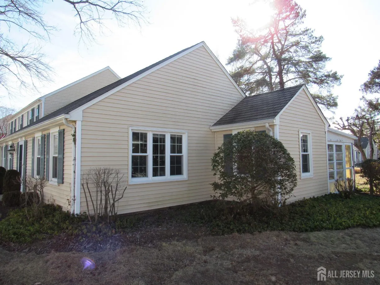 Central NJ/Bucks County, PA Real Estate | View 122-C lowell Lane | Listing