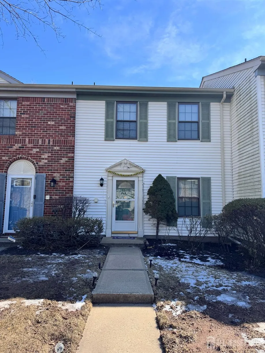 Central NJ/Bucks County, PA Real Estate | View 134 Pear Tree Lane | 2 Beds, 2 Baths