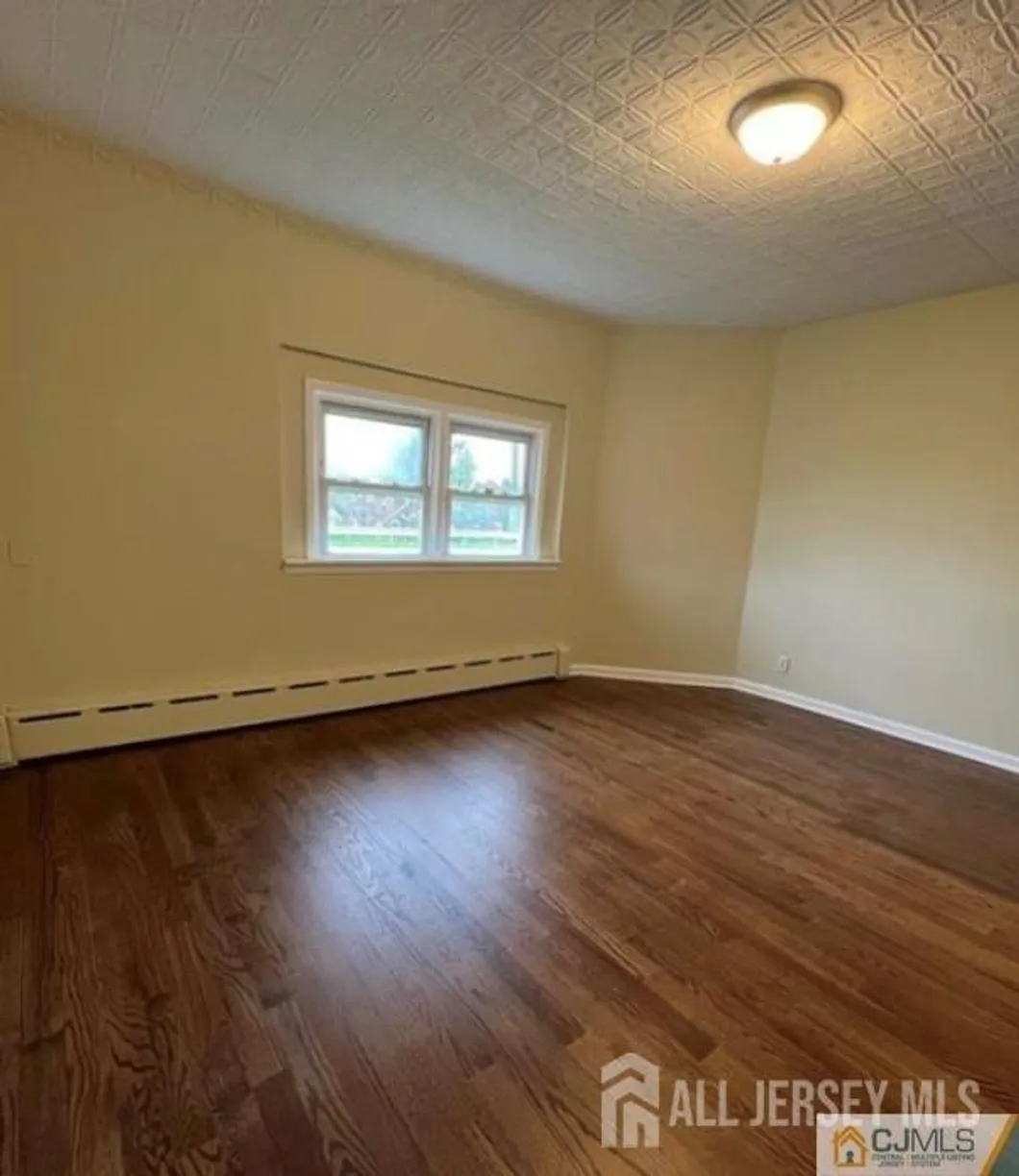 Central NJ/Bucks County, PA Real Estate | View 1061 King Georges Post Road | Listing