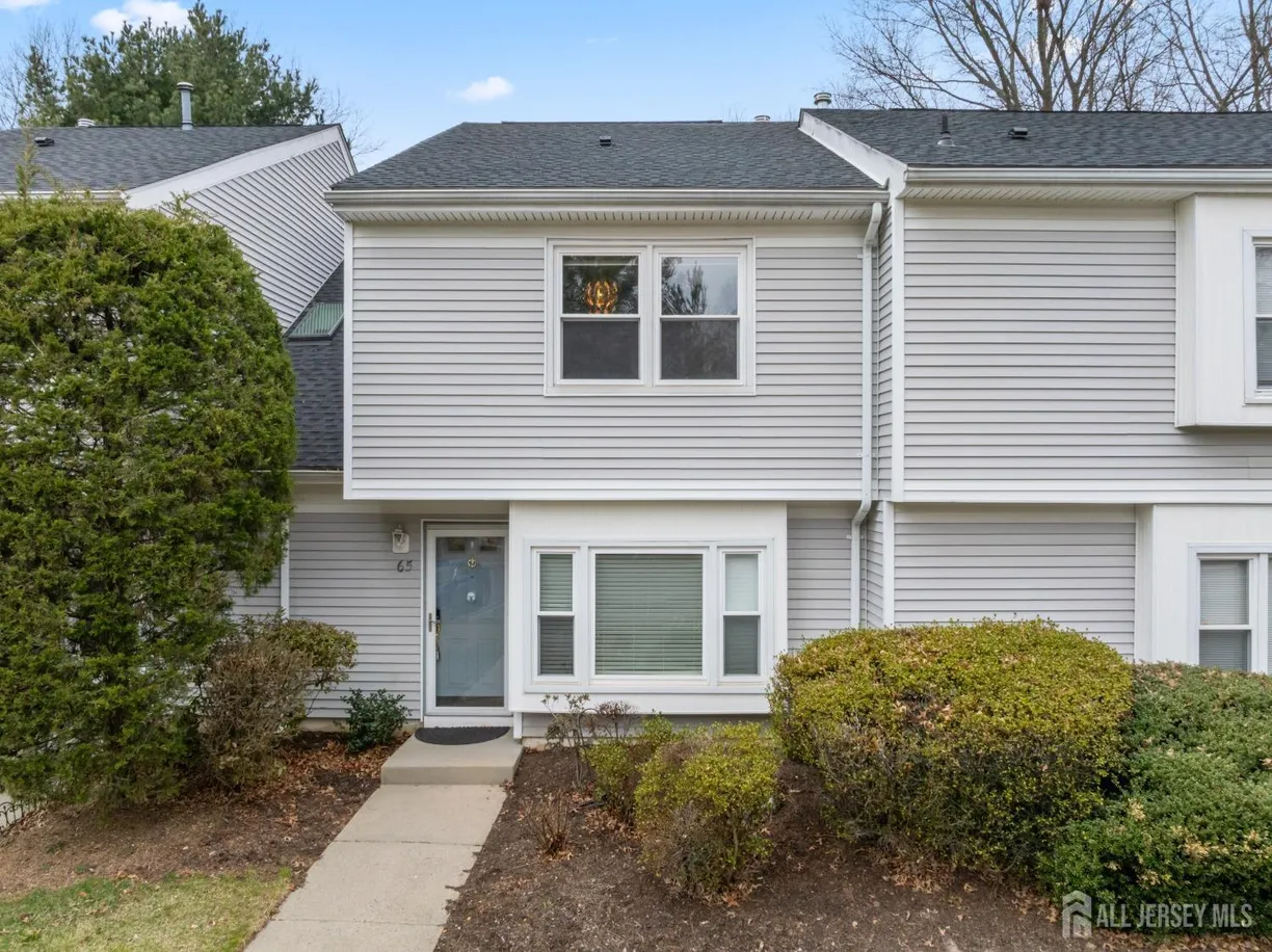 Central NJ/Bucks County, PA Real Estate | View 65 La rue Lane | 2 Beds, 2 Baths