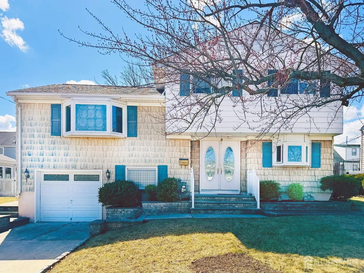 Central NJ/Bucks County, PA Real Estate | View 5 Sunnyside Drive | 3 Beds, 1 Bath