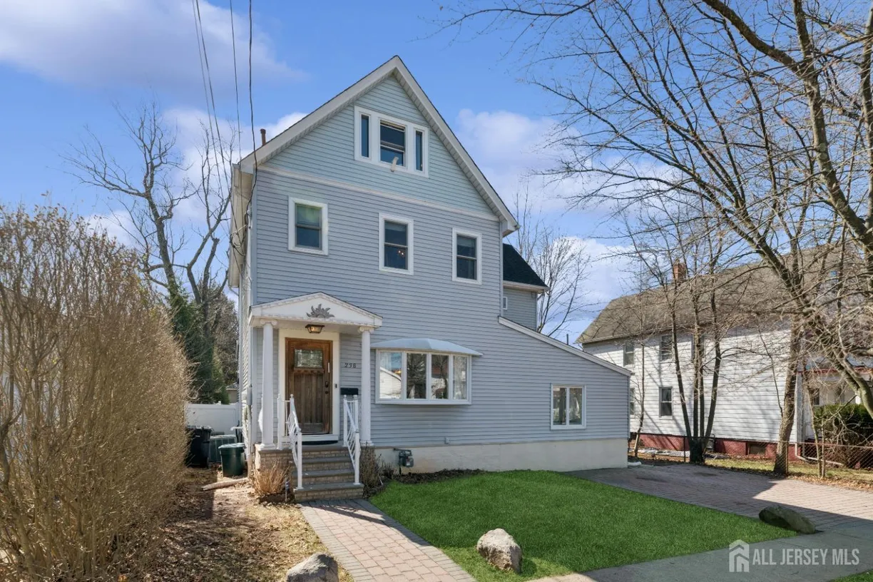 Central NJ/Bucks County, PA Real Estate | View 238 Benner Street | 4 Beds, 3 Baths