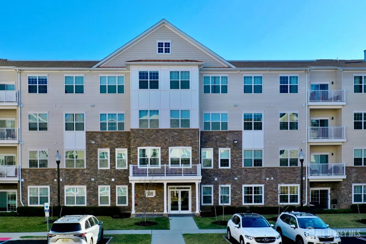 Central NJ/Bucks County, PA Real Estate | View 135 Lorhan Drive | 2 Beds, 2 Baths