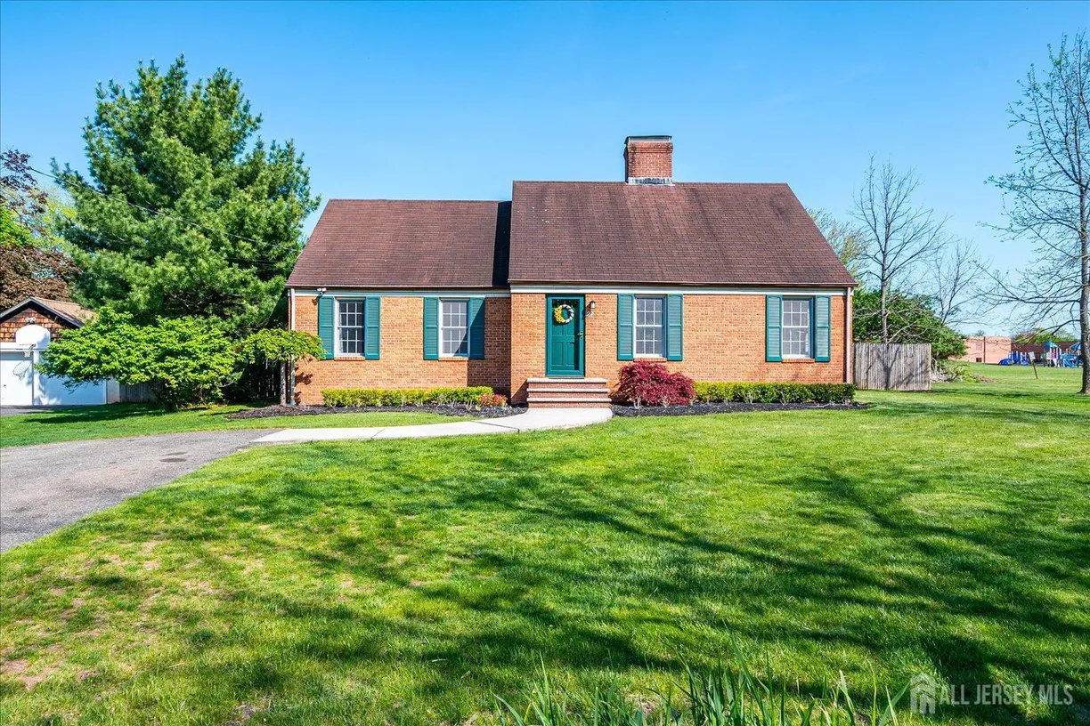 Central NJ/Bucks County, PA Real Estate | View 27 Vermont Avenue | Listing