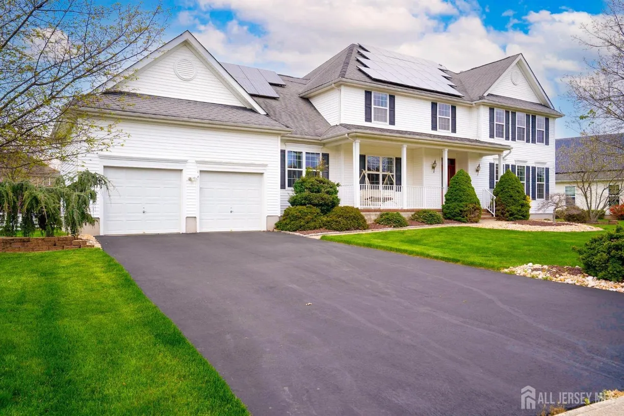 Central NJ/Bucks County, PA Real Estate | View 4 Cottonwood Court | Listing