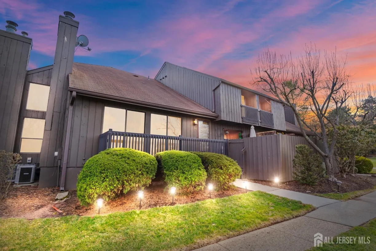 Central NJ/Bucks County, PA Real Estate | View 100 Westgate Drive | 2 Beds, 2 Baths