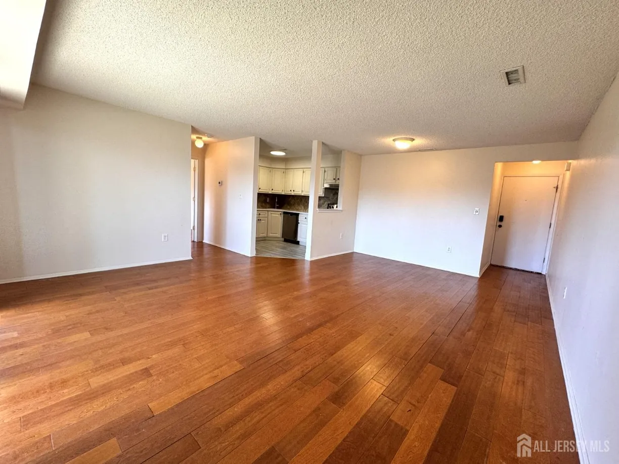 Central NJ/Bucks County, PA Real Estate | View 815 Aspen Drive | Listing