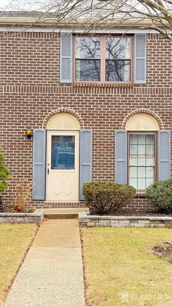 Central NJ/Bucks County, PA Real Estate | View 133 Berkshire Court | 2 Beds, 2 Baths