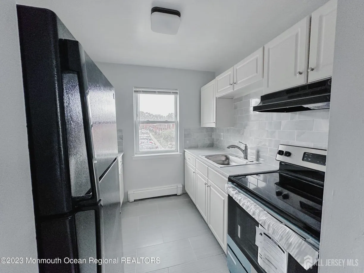 Central NJ/Bucks County, PA Real Estate | View 289 Main Street, 6K | 2 Beds, 1 Bath