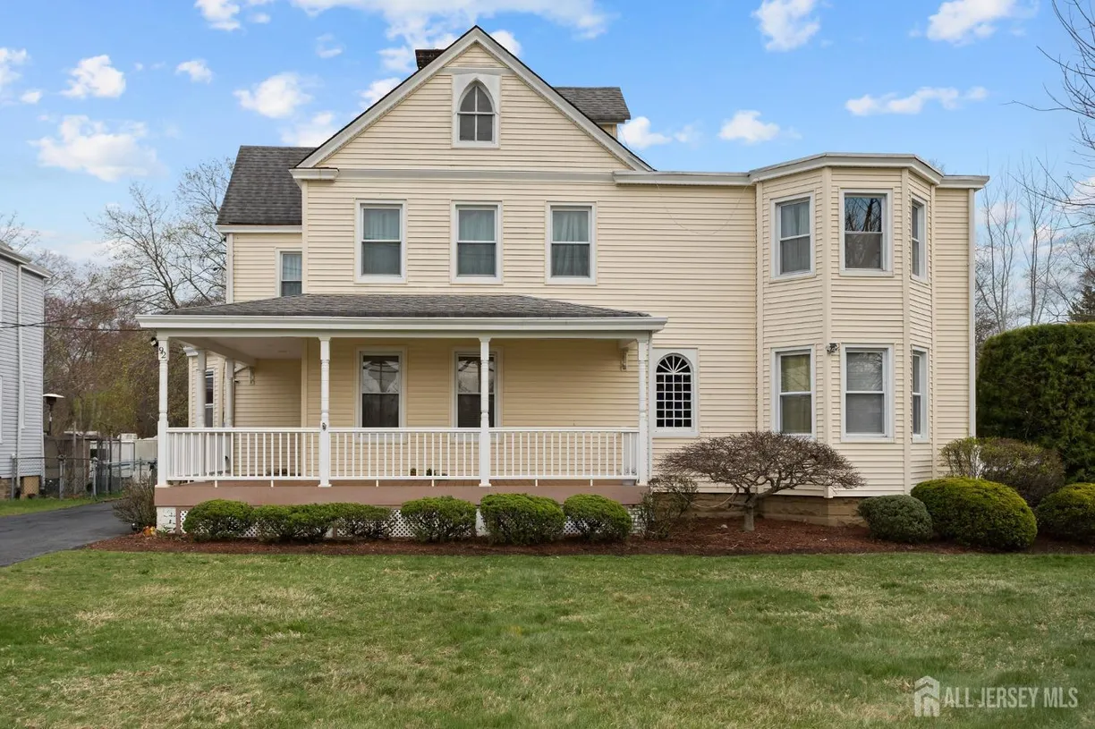 Central NJ/Bucks County, PA Real Estate | View 92 Main Street | 4 Beds, 3 Baths