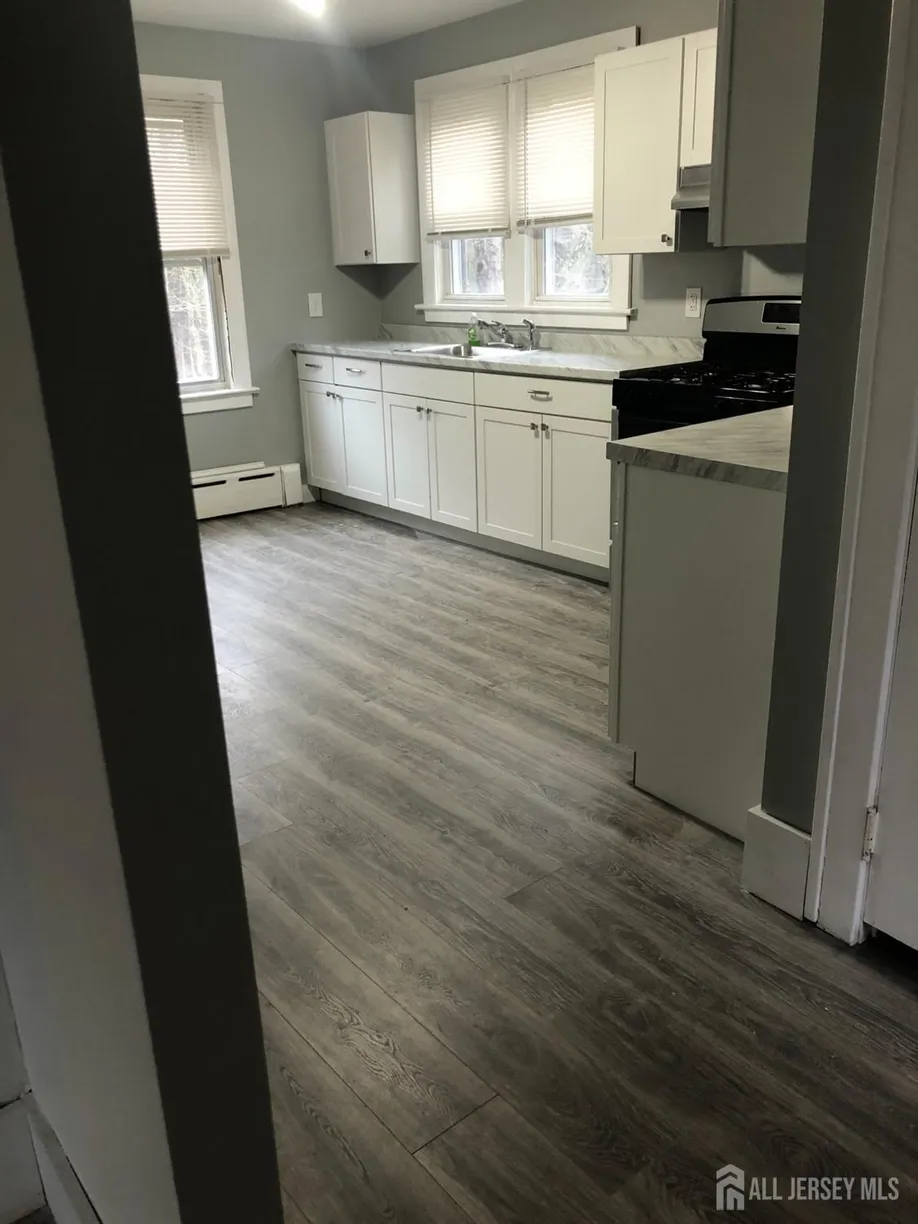 Central NJ/Bucks County, PA Real Estate | View 642 River Road, 2nd F | 1 Bed, 1 Bath