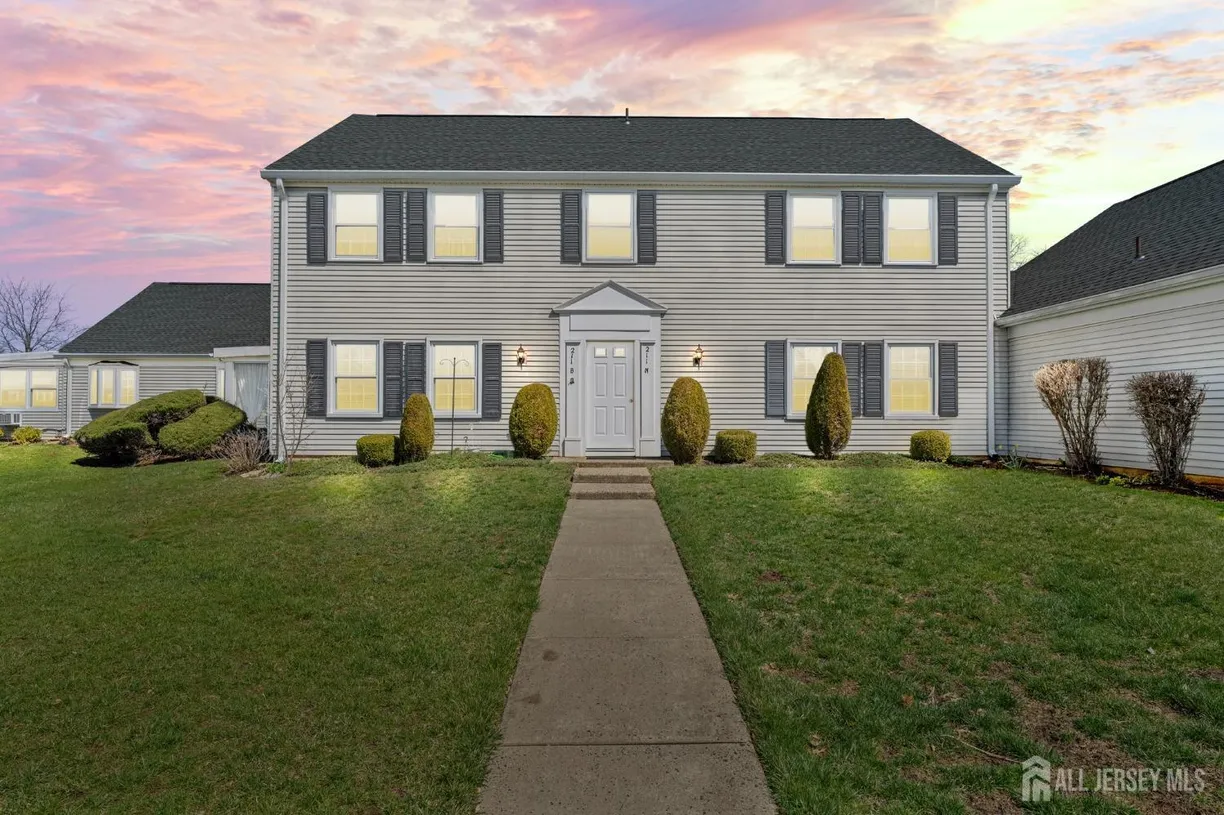 Central NJ/Bucks County, PA Real Estate | View 211 Rossmoor Drive, B | 2 Beds, 2 Baths
