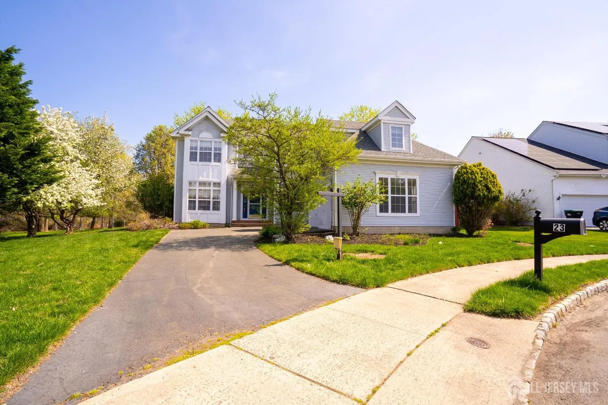 Central NJ/Bucks County, PA Real Estate | View 23 Heather Court | 4 Beds, 2 Baths
