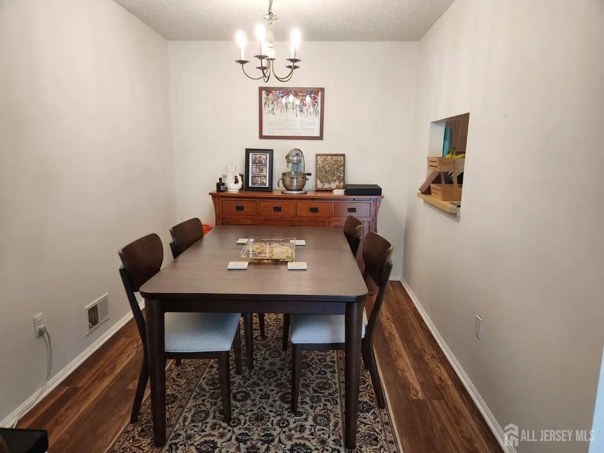 Central NJ/Bucks County, PA Real Estate | View 314 Bromley Place | Listing
