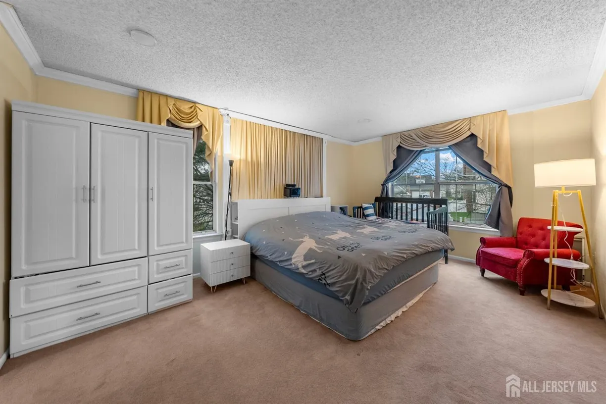 Central NJ/Bucks County, PA Real Estate | View 8 Carlisle Court | Listing