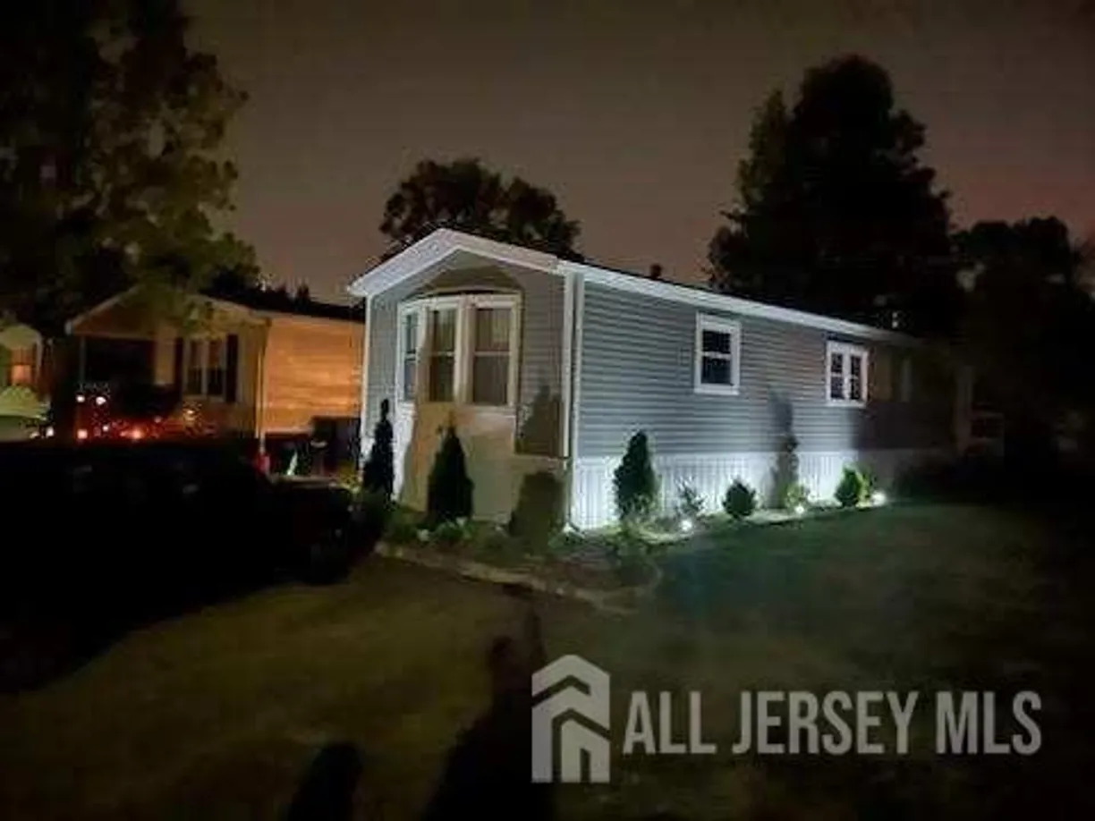 Central NJ/Bucks County, PA Real Estate | View 14 Byron Road | Listing