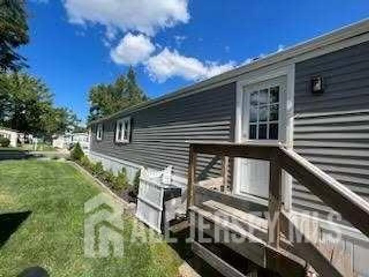 Central NJ/Bucks County, PA Real Estate | View 14 Byron Road | Listing