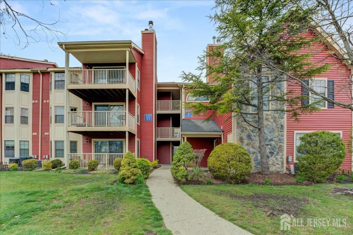 Central NJ/Bucks County, PA Real Estate | View 79 Crosspointe Drive | Listing