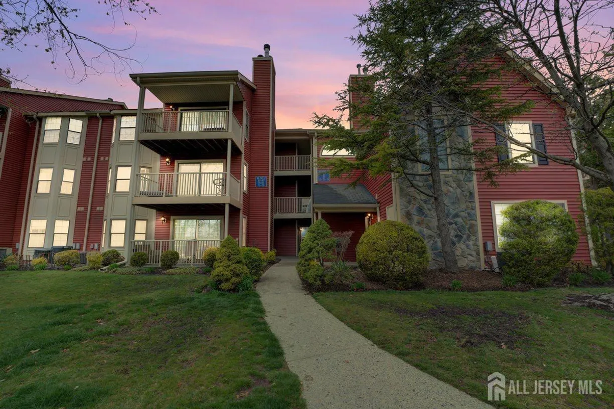 Central NJ/Bucks County, PA Real Estate | View 79 Crosspointe Drive | 2 Beds, 1 Bath