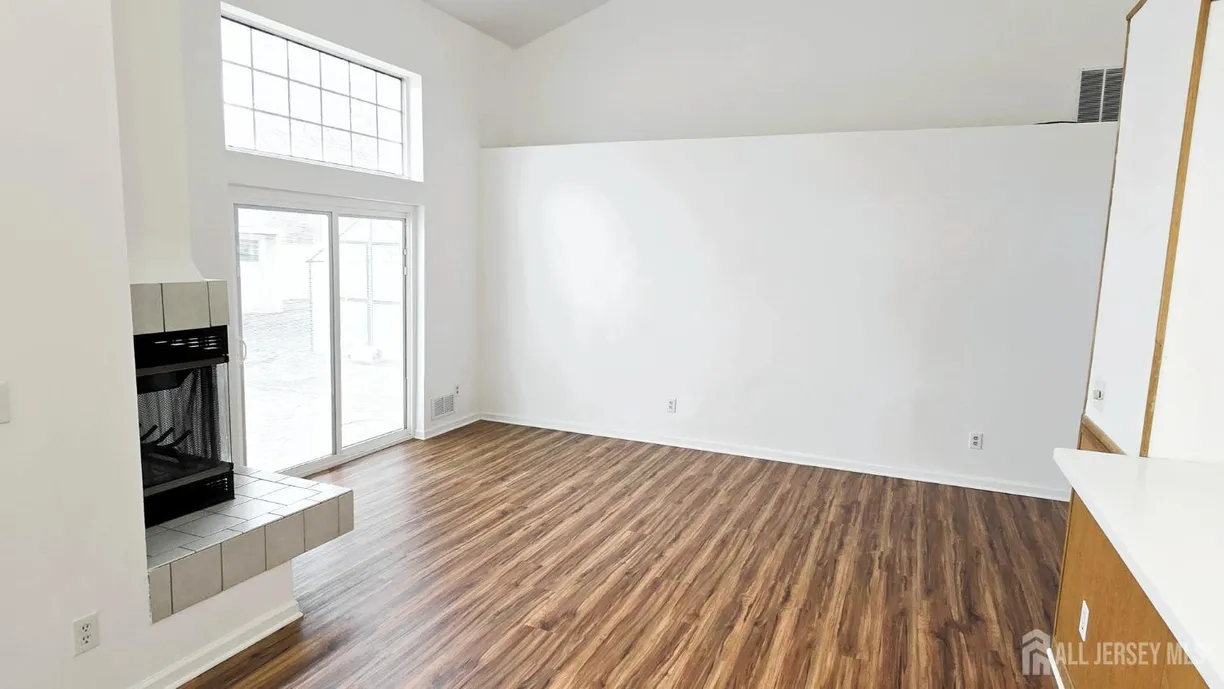 Central NJ/Bucks County, PA Real Estate | View 86 Canal Street | Listing