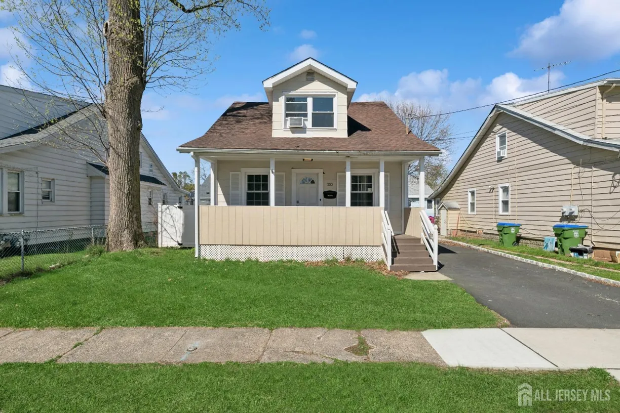 Central NJ/Bucks County, PA Real Estate | View 210 Washington Avenue | 4 Beds, 3 Baths