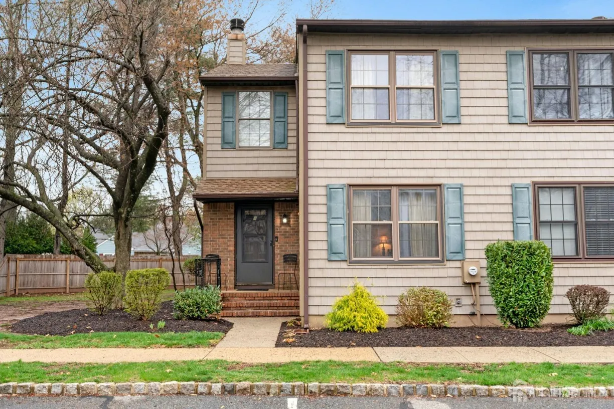 Central NJ/Bucks County, PA Real Estate | View 1 Pheasant Run | 2 Beds, 2 Baths