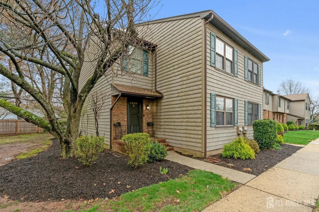 Central NJ/Bucks County, PA Real Estate | View 1 Pheasant Run | Listing