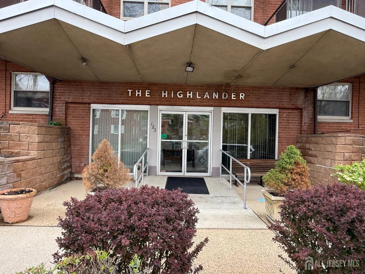 Central NJ/Bucks County, PA Real Estate | View 123 S Adelaide Avenue, 5L | 1 Bed, 1 Bath