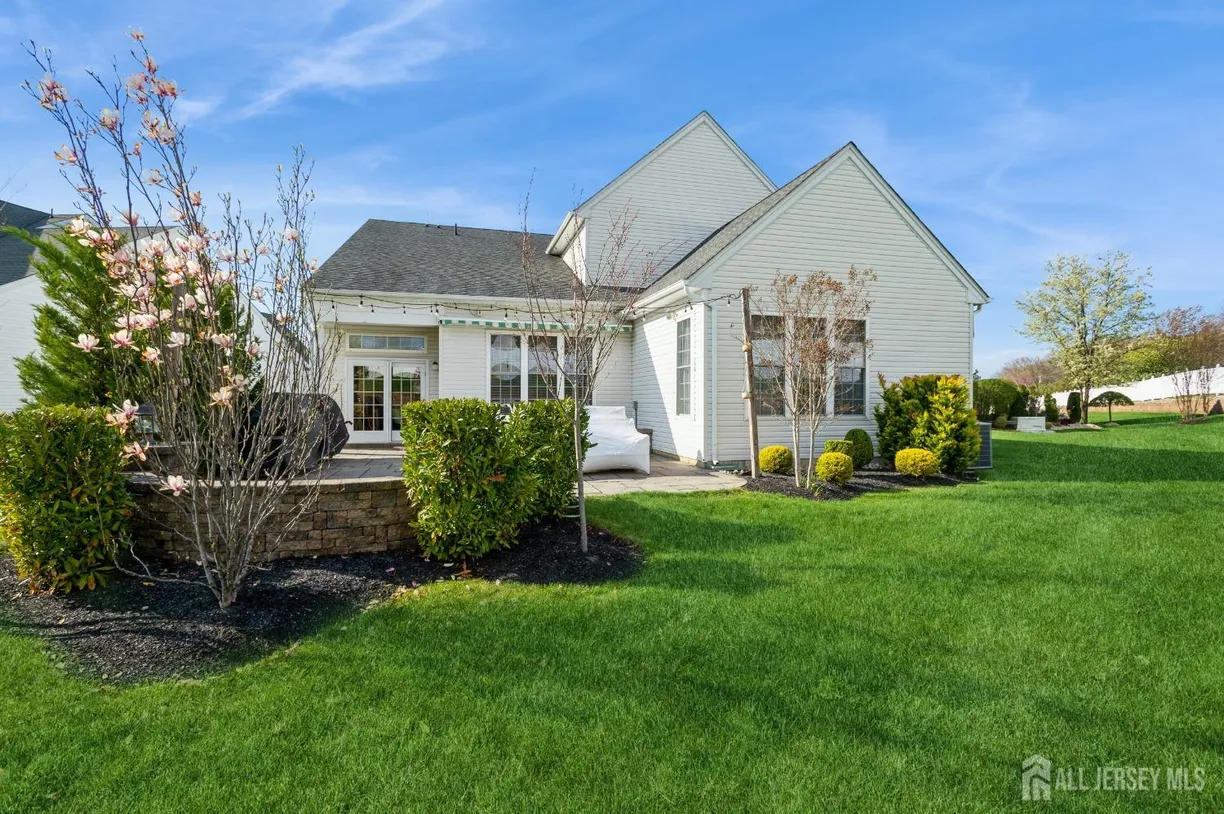 Central NJ/Bucks County, PA Real Estate | View 9 Memorial Court | Listing