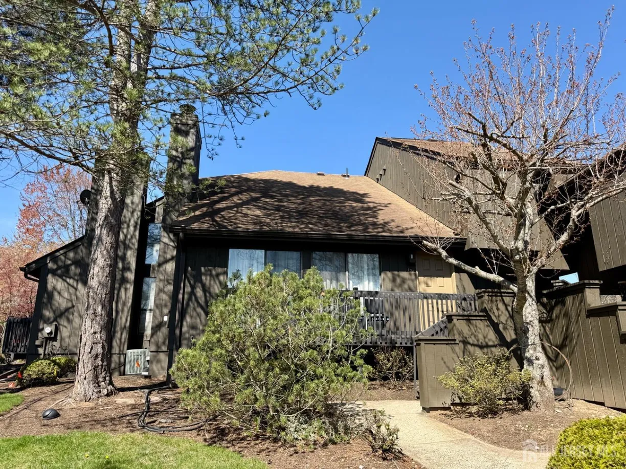 Central NJ/Bucks County, PA Real Estate | View 136 westgate Drive | 2 Beds, 2 Baths