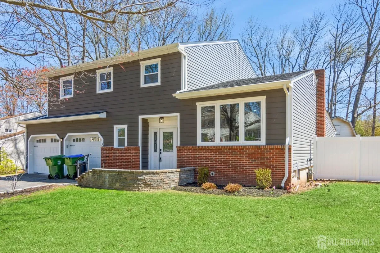 Central NJ/Bucks County, PA Real Estate | View 8 Cardinal Avenue | 5 Beds, 3 Baths