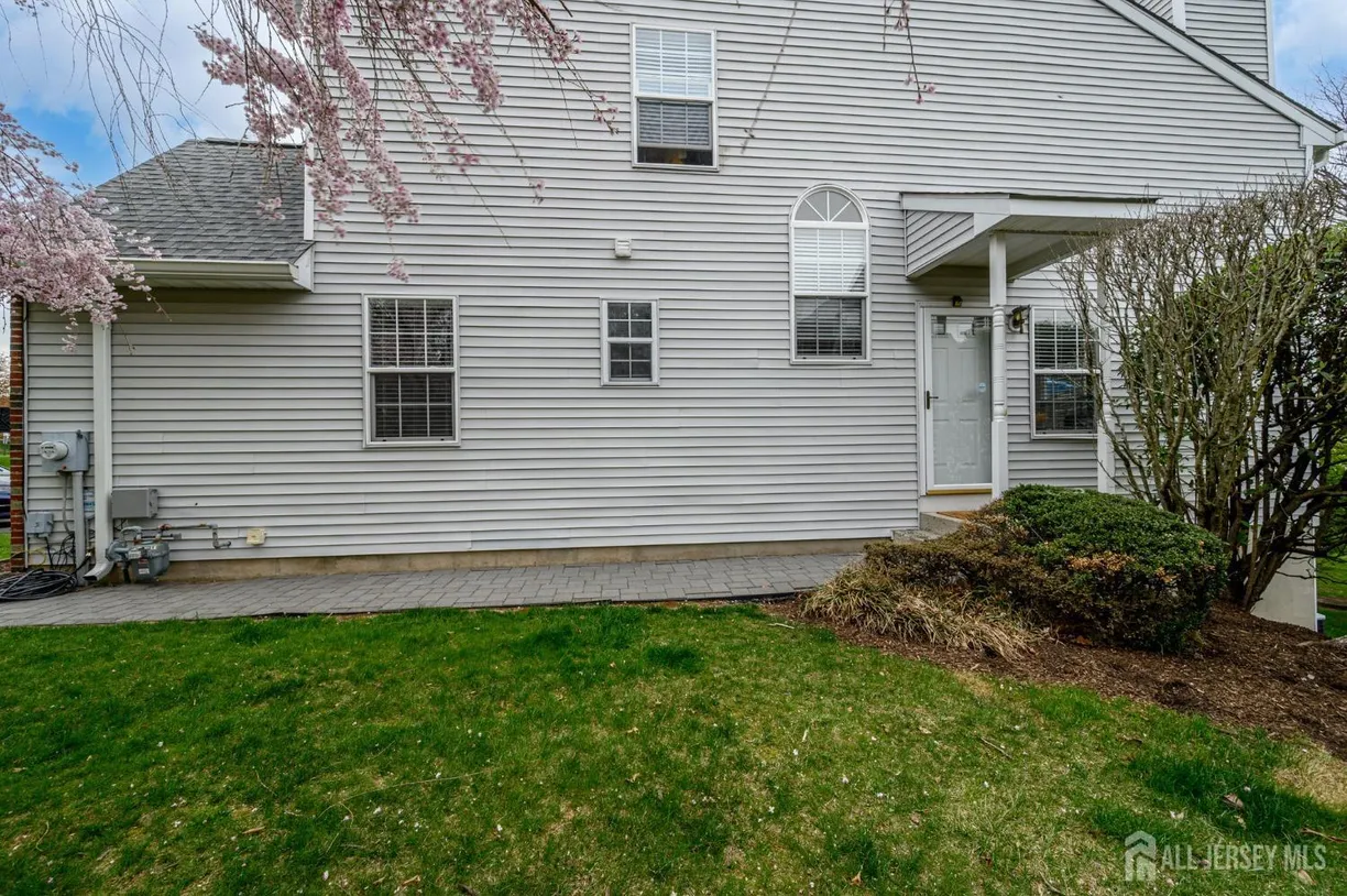 Central NJ/Bucks County, PA Real Estate | View 2 Crockett Lane | Listing